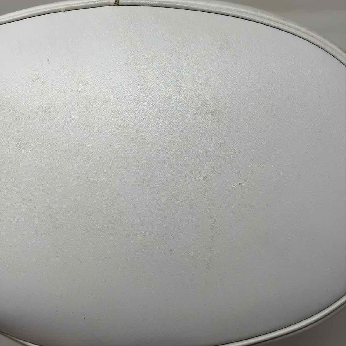 Pre-Owned Salvatore Ferragamo White Leather Designer Handbag