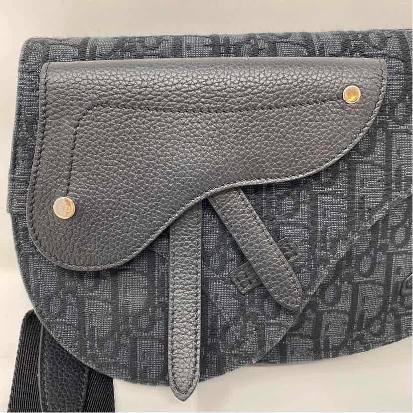 Pre-Owned Christian Dior Black Canvas Designer Handbag