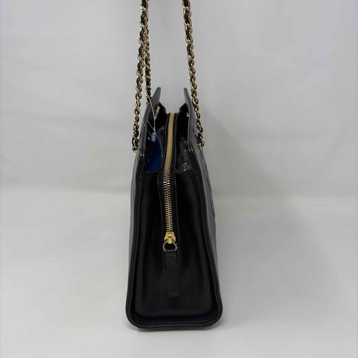 Pre-Owned Chanel Black Leather Designer Handbag