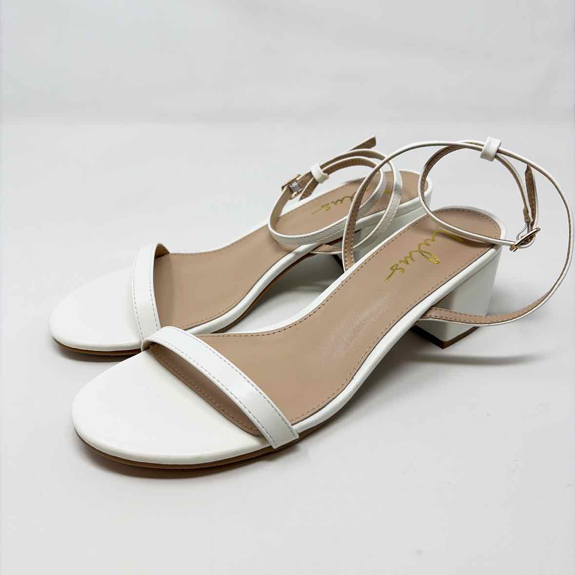 Pre-Owned Shoe Size 7.5 Lulus White Heels