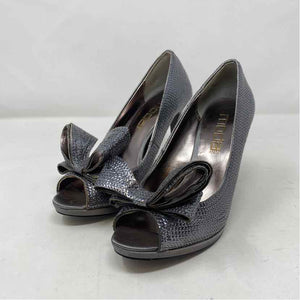 Pre-Owned Shoe Size 7 Moda Silver Heels