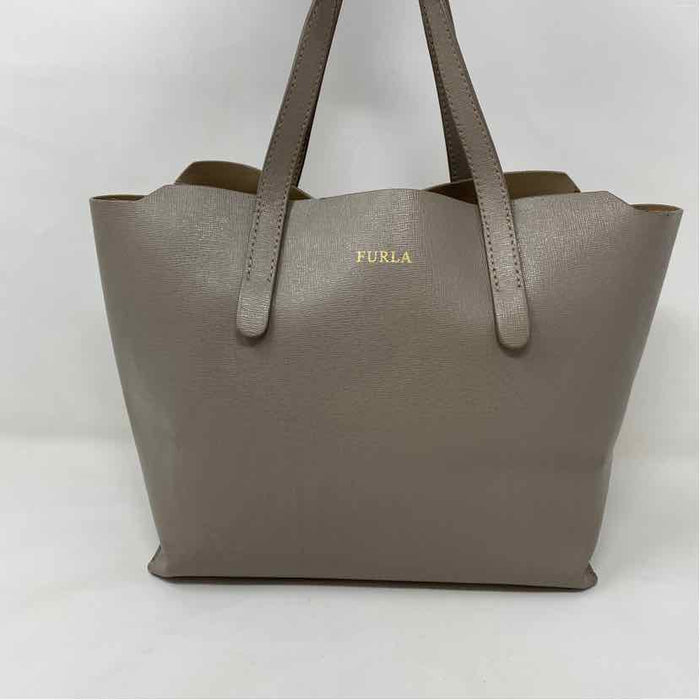 Pre-Owned Furla Taupe Leather Handbag