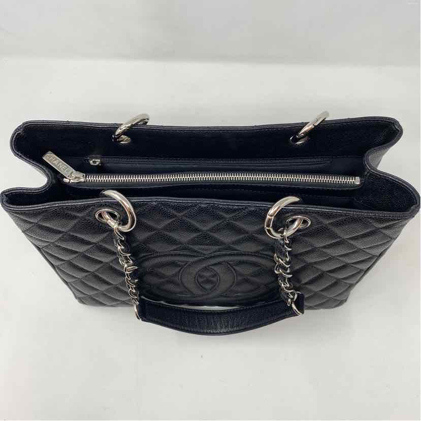 Pre-Owned Chanel Black Leather Designer Handbag