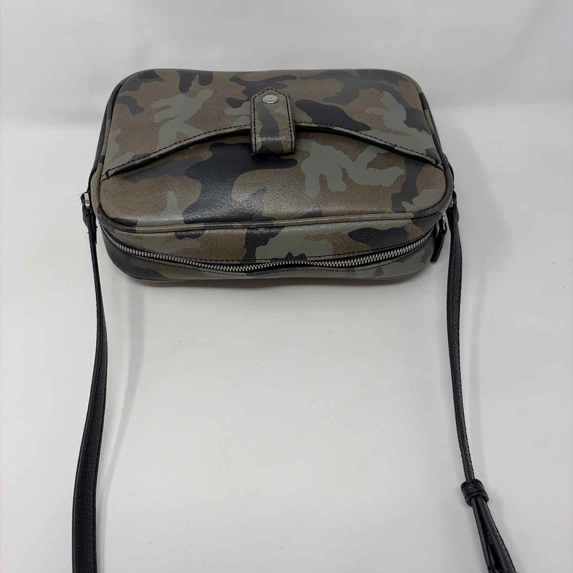 Pre-Owned Gili Camo Leather Handbag