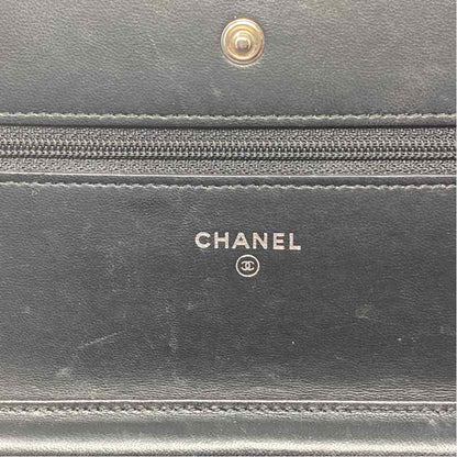 Pre-Owned Chanel Black Lambskin Designer Handbag