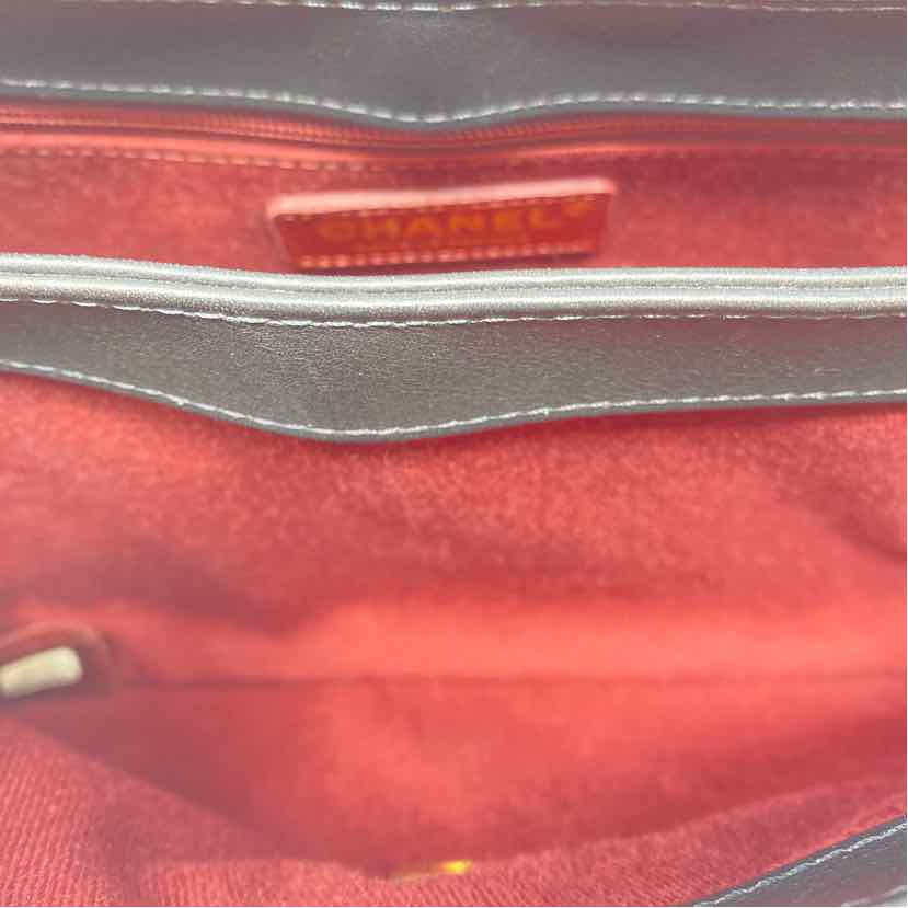 Pre-Owned Chanel Black Leather Designer Handbag