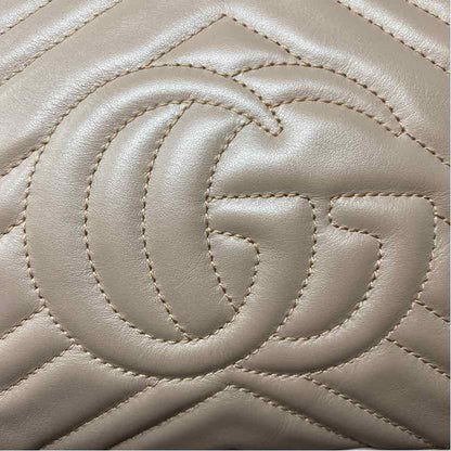 Pre-Owned Gucci Mauve Leather Designer Handbag