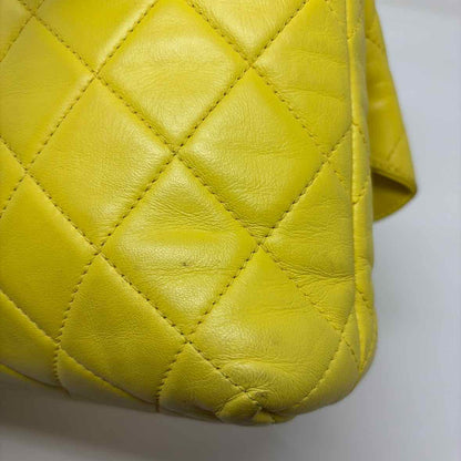 Pre-Owned Chanel Chartreuse Leather Designer Handbag