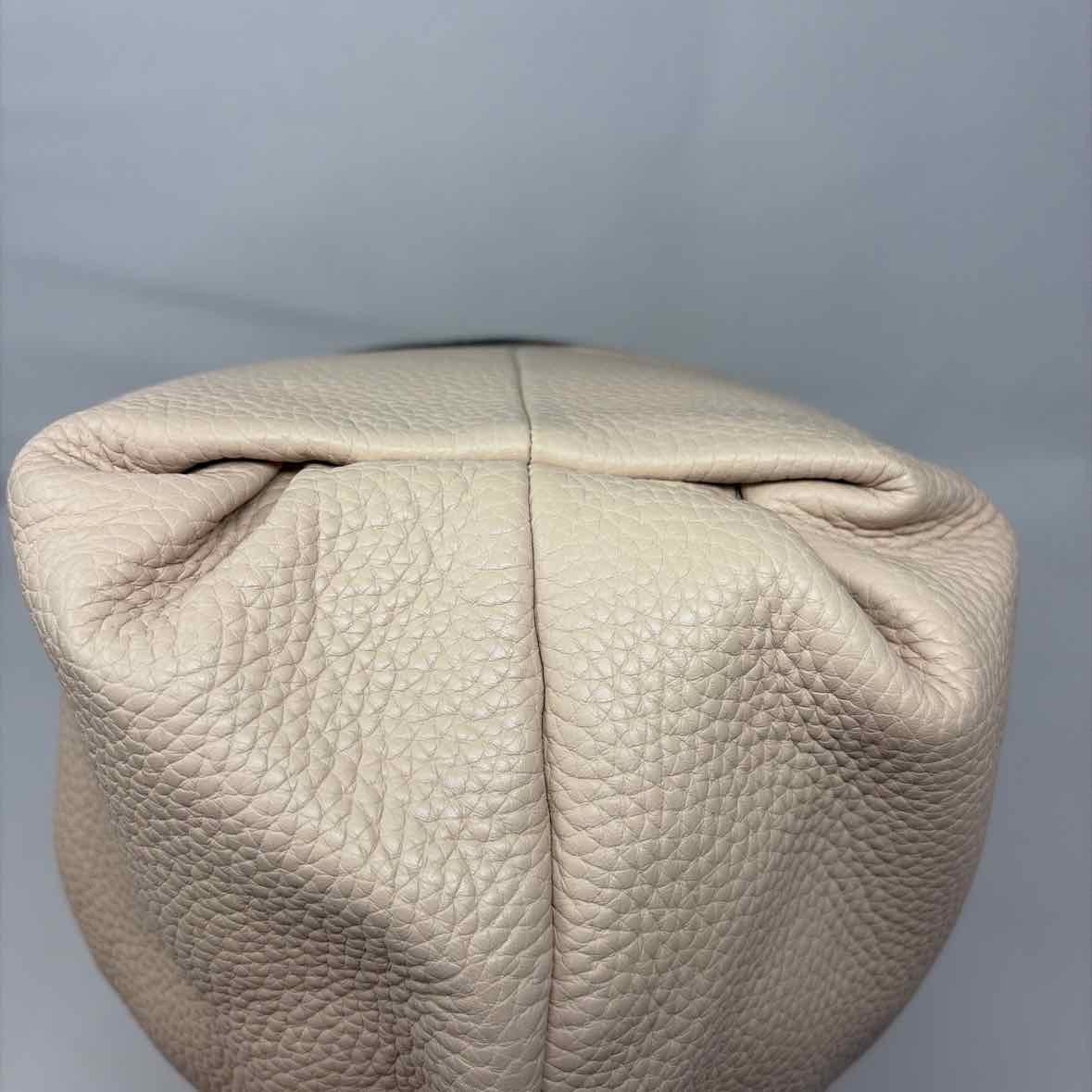 Pre-Owned Tod's Tan Leather Handbag