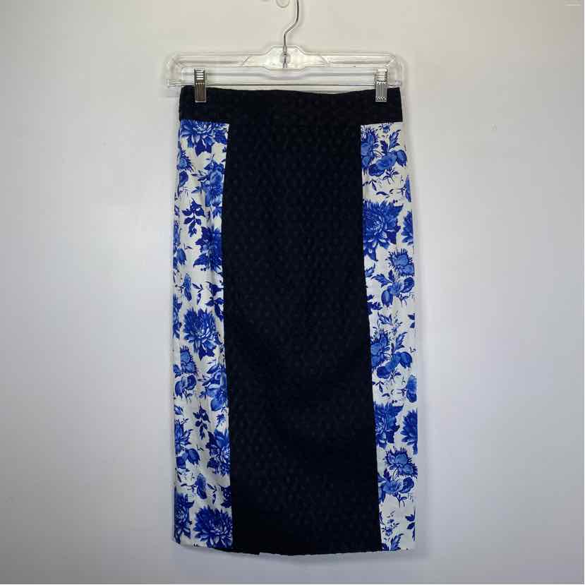 Pre-Owned Size 8/M Sau Black Floral Skirt