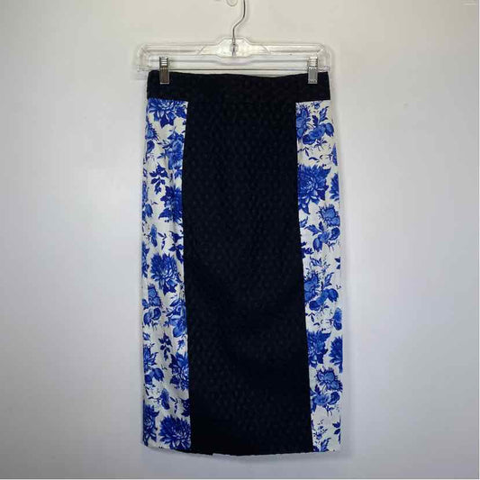 Pre-Owned Size 8/M Sau Black Floral Skirt