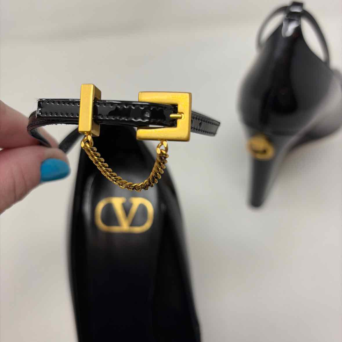 Pre-Owned Valentino Black Patent Shoe Size 8.5 Designer Shoes