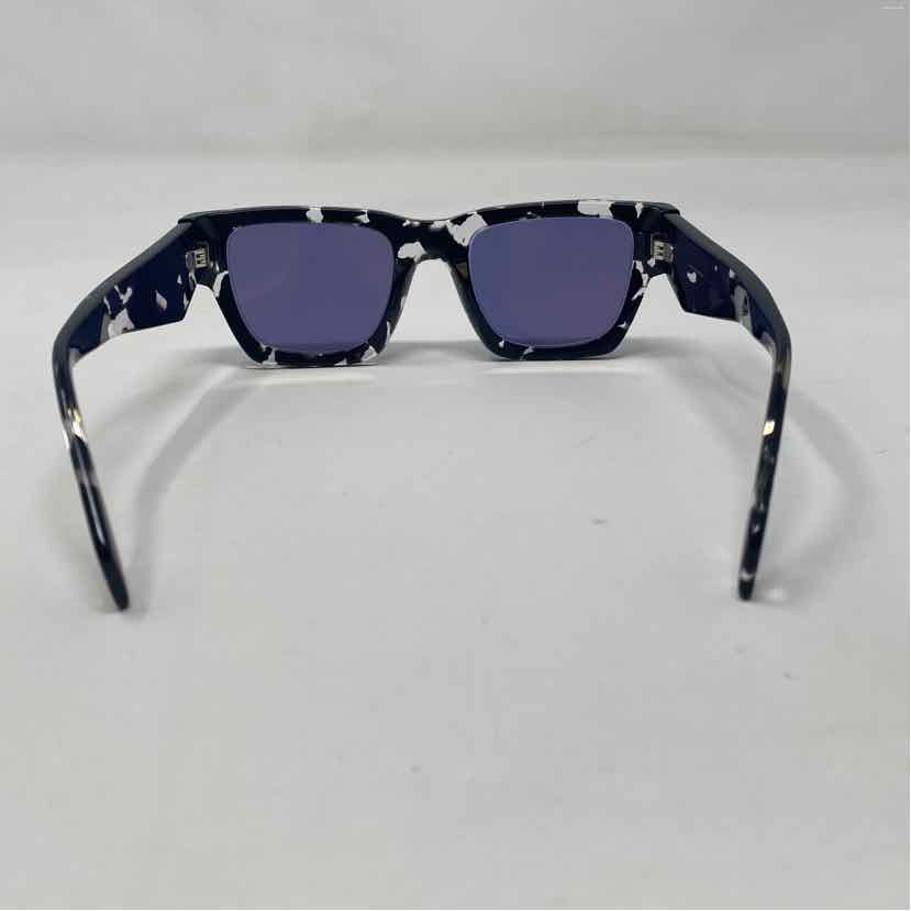 Pre-Owned Prada Black Plastic Designer Sunglasses
