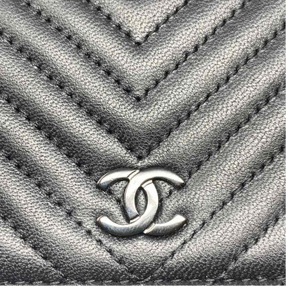 Pre-Owned Chanel Black Lambskin Designer Handbag