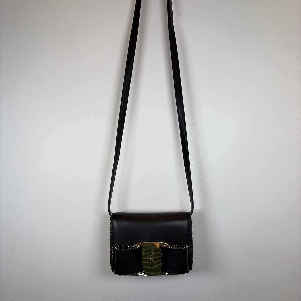 Pre-Owned Ferragamo Black Leather Designer Handbag