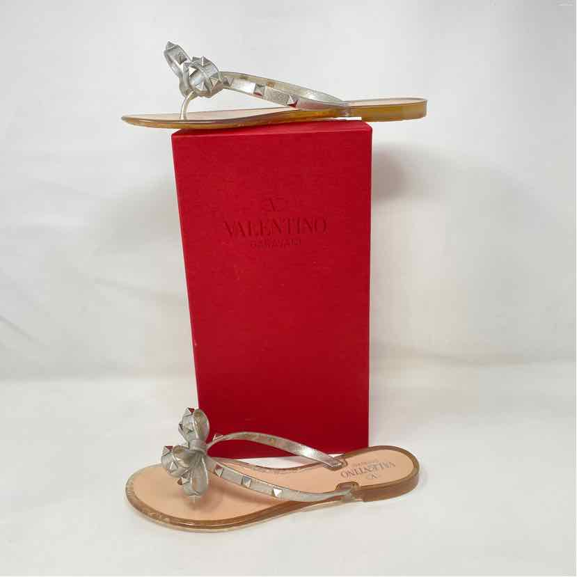 Pre-Owned Valentino Silver Plastic Shoe Size 8.5 Designer Shoes