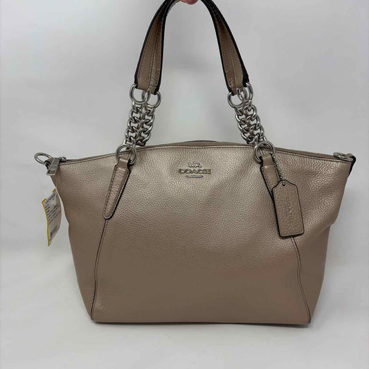 Pre-Owned Coach champagne Leather Handbag