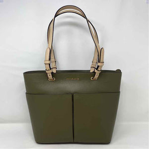 Pre-Owned MICHAEL by Michael Kors Olive Leather Handbag