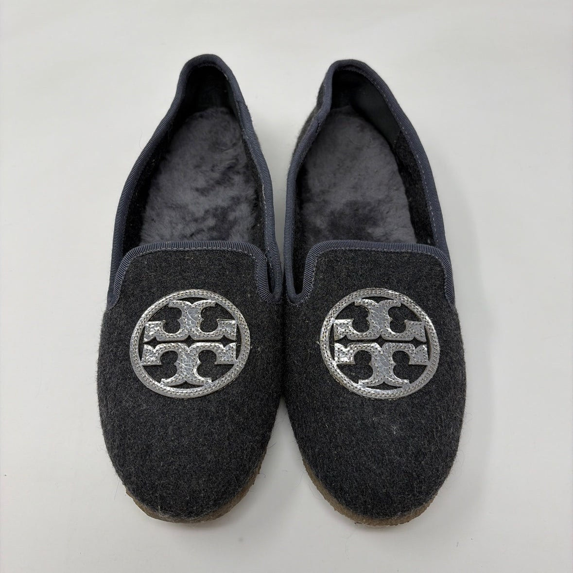 Pre-Owned Shoe Size 9 Tory Burch Grey Loafer