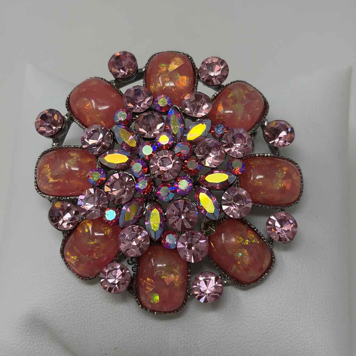 Pre-Owned Pink Brooch