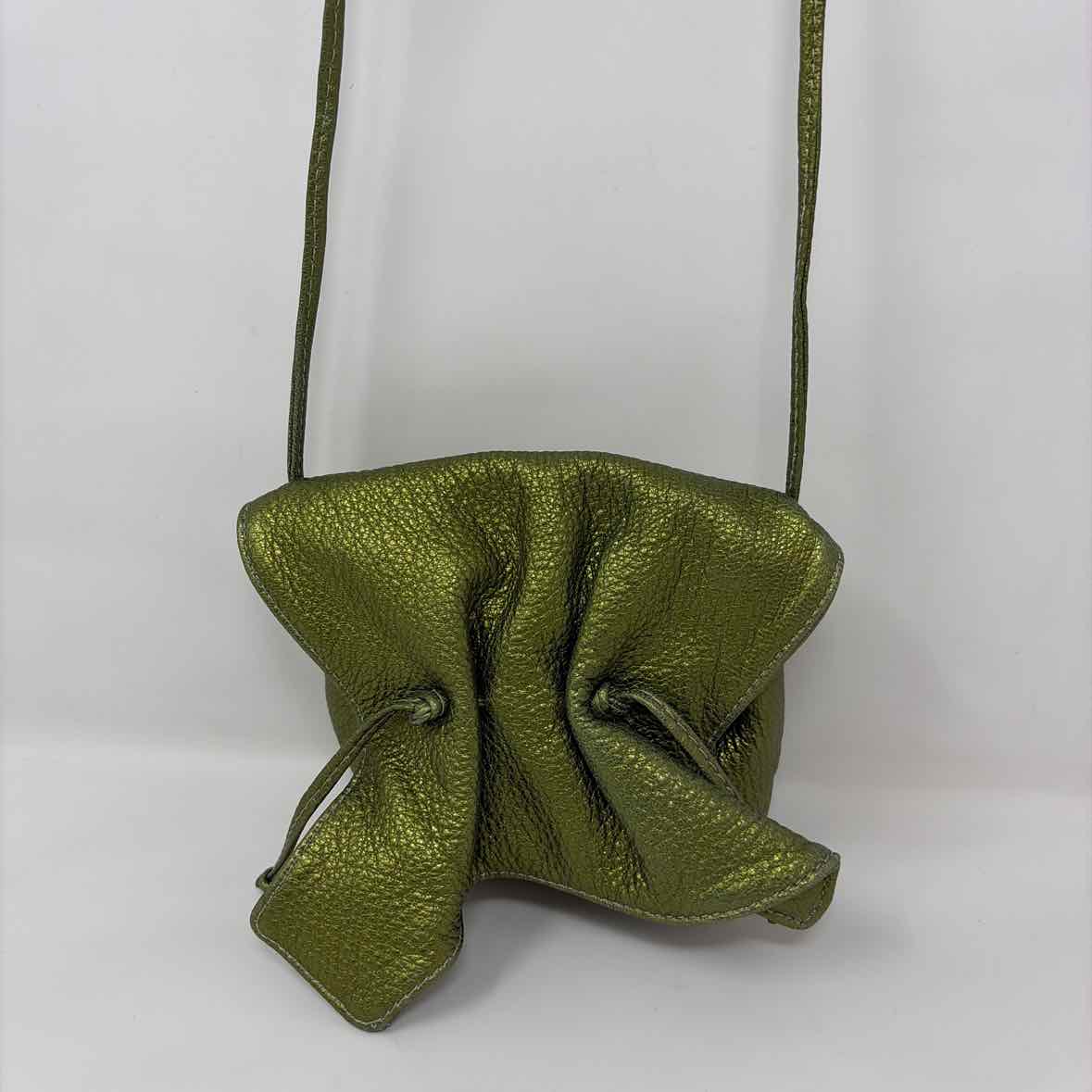 Pre-Owned Carlos Falchi Green Leather Handbag