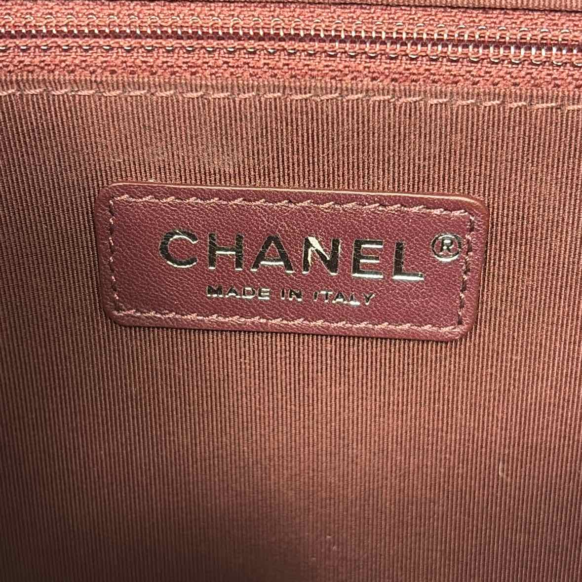 Pre-Owned Chanel Navy Leather Designer Handbag