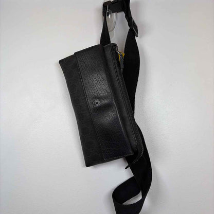 Pre-Owned Gucci Black Canvas Designer Handbag