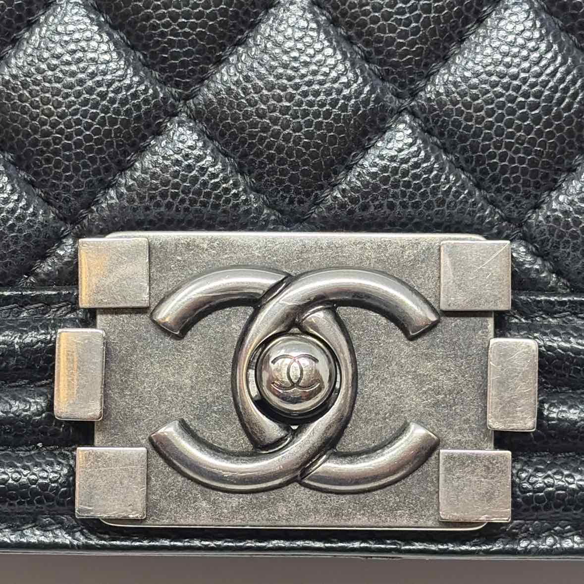 Pre-Owned Chanel Black Leather Designer Handbag