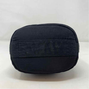 Pre-Owned Alo Yoga Black Nylon Handbag
