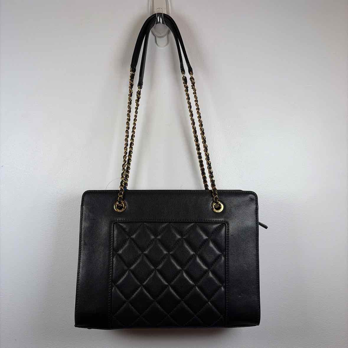 Pre-Owned Chanel Black Leather Designer Handbag