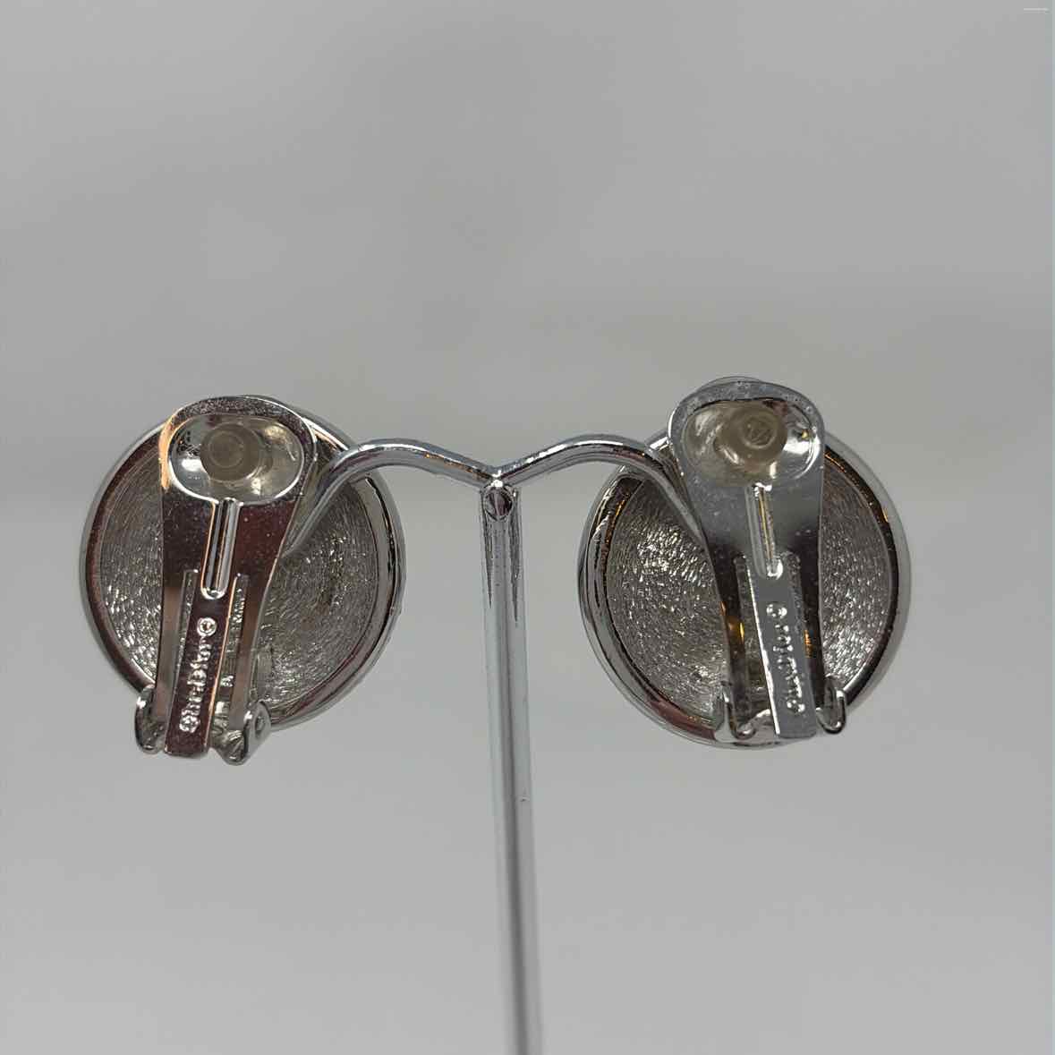 Pre-Owned Christian Dior Grey Pearls Designer Jewelry