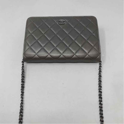 Pre-Owned Chanel Gunmetal Leather Designer Handbag