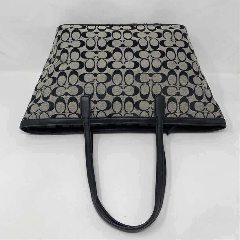 Pre-Owned Coach Monogram Canvas Handbag