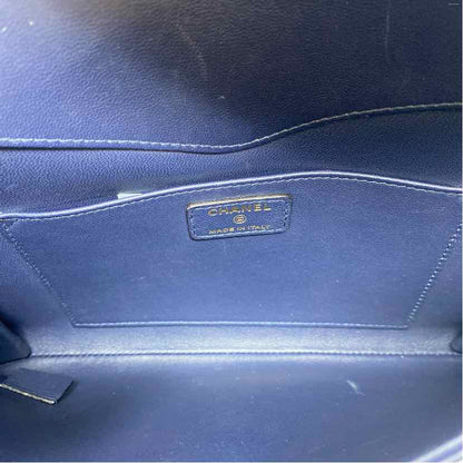 Pre-Owned Chanel Red/Navy Leather Designer Handbag