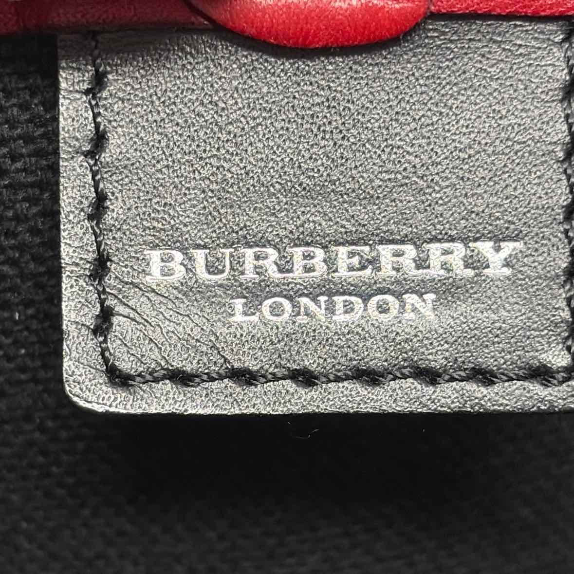 Pre-Owned Burberry Red Multi Coated Canvas Designer Handbag