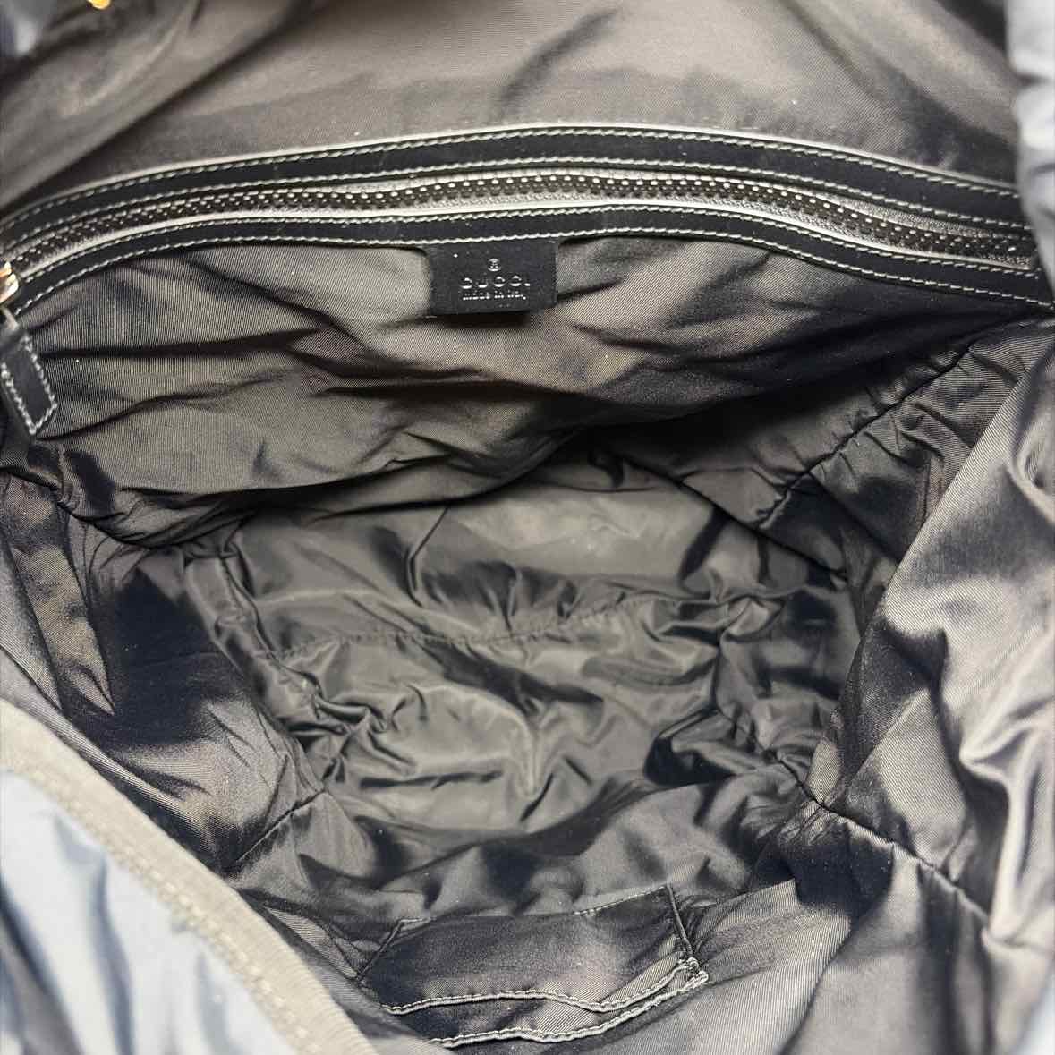 Pre-Owned Gucci Black Nylon Designer Handbag