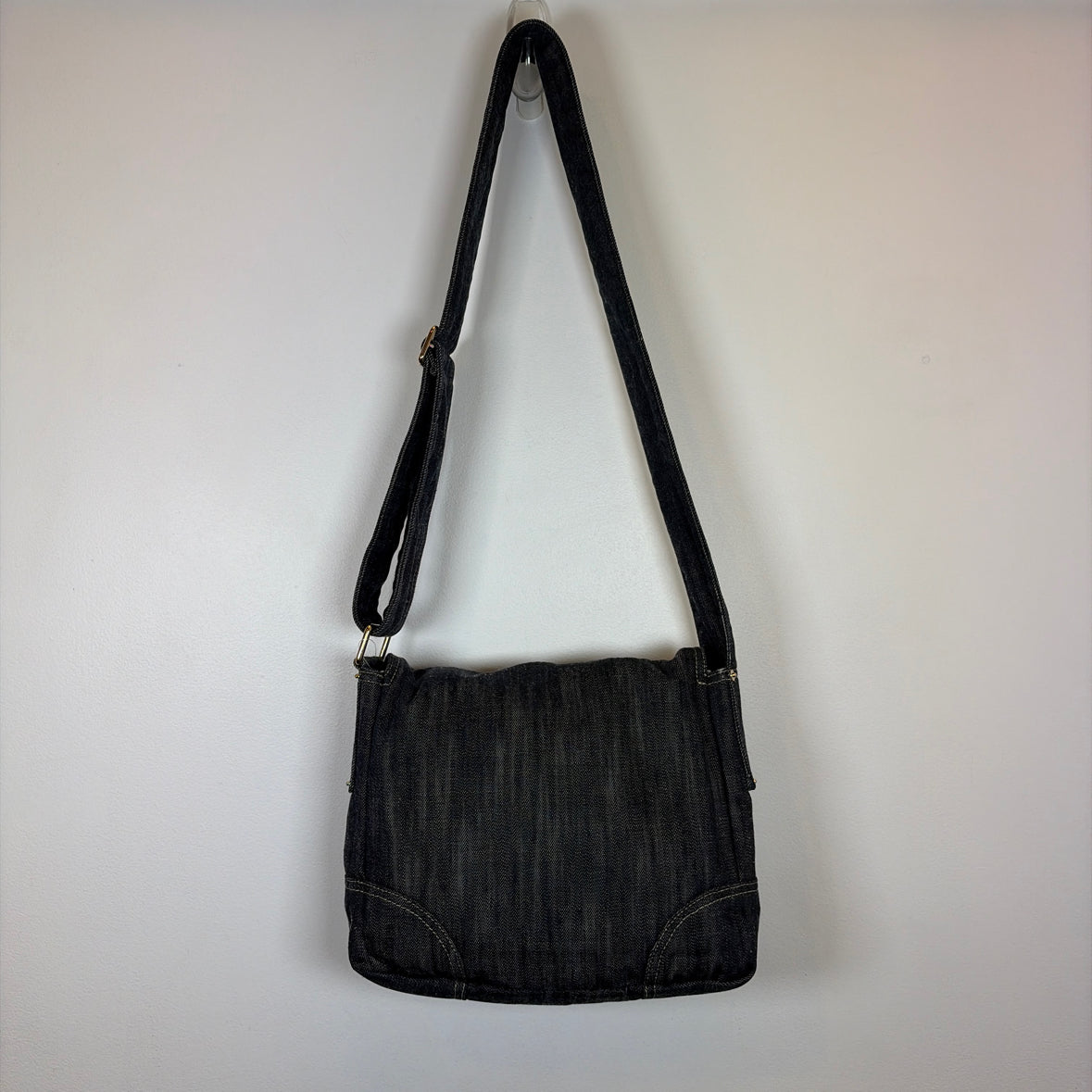 Pre-Owned Chanel Denim Denim Designer Handbag