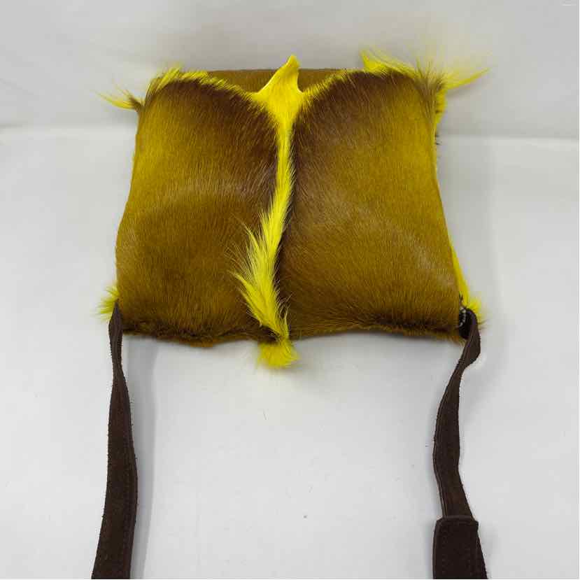 Pre-Owned Boutique Yellow Fur Handbag