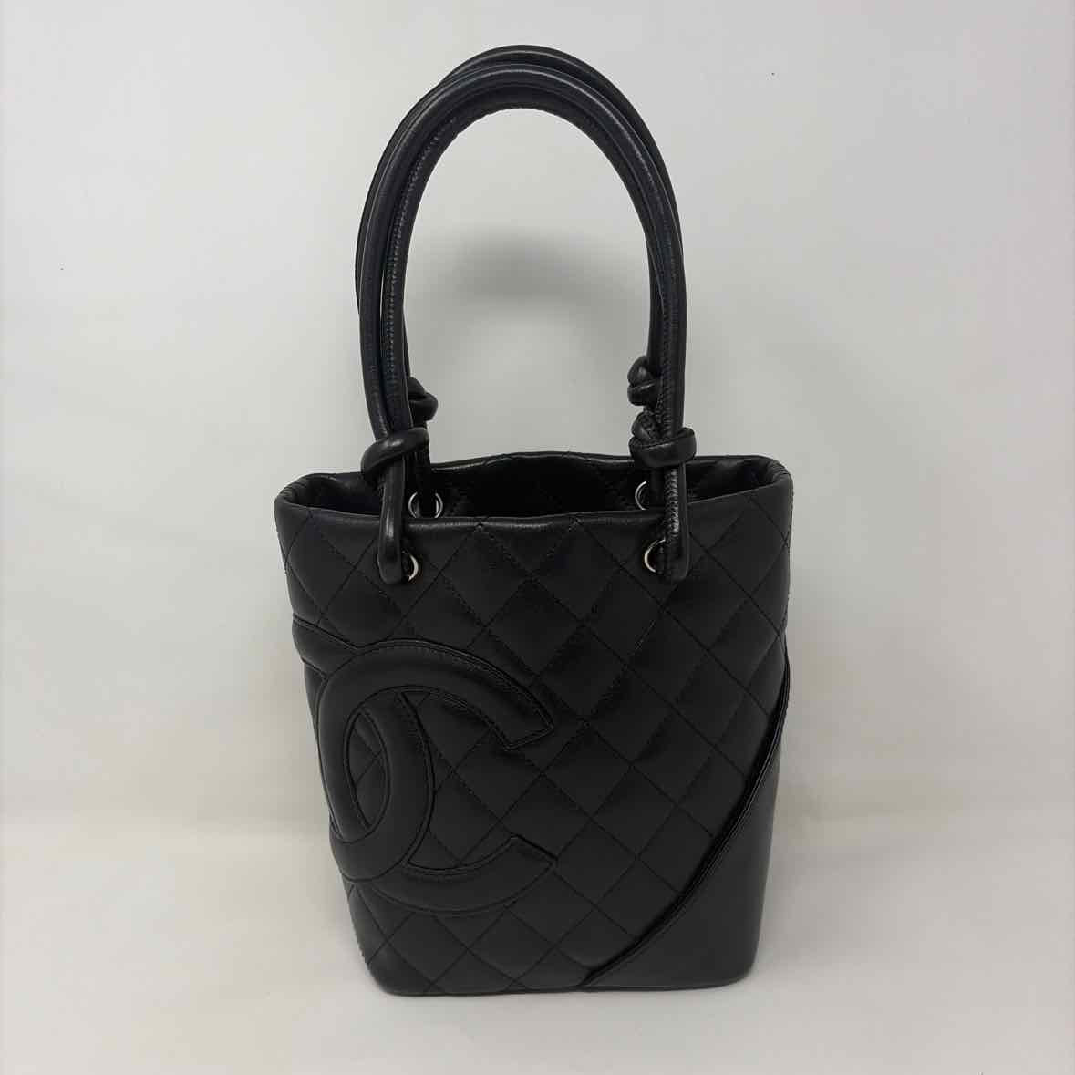 Pre-Owned Chanel Black Leather Handbag