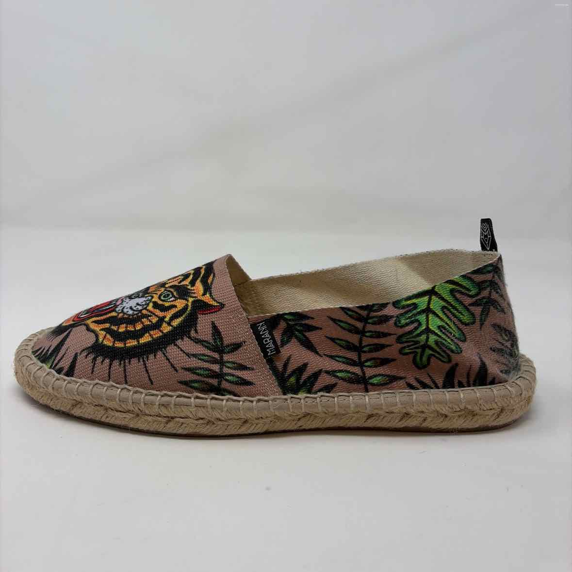 Pre-Owned Shoe Size 10.5 Marann Pink Multi Loafer