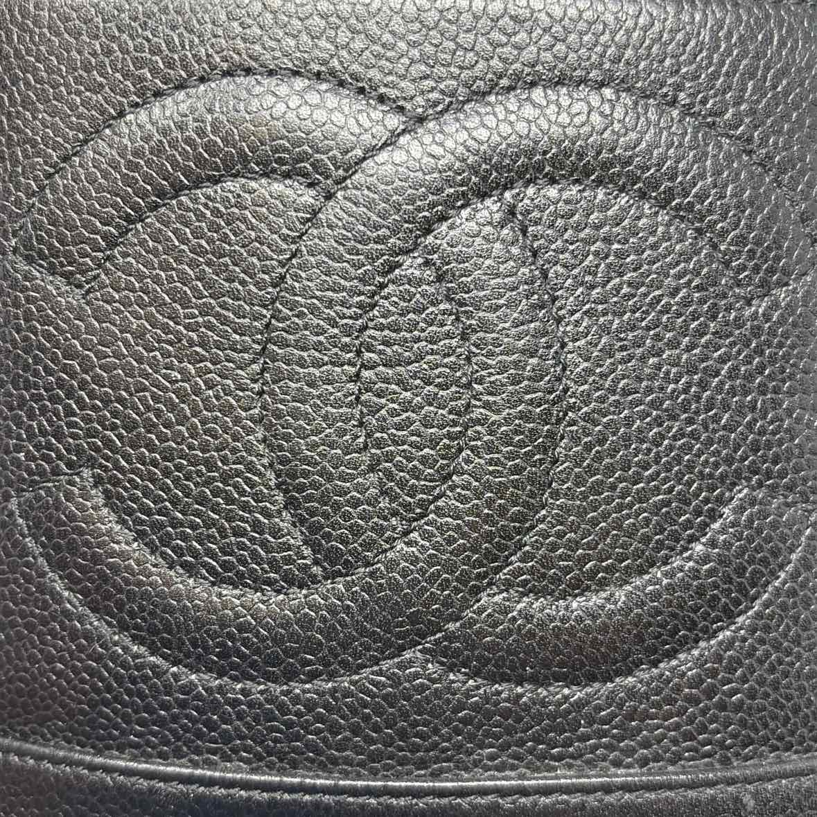 Pre-Owned Chanel Black Leather Designer Handbag