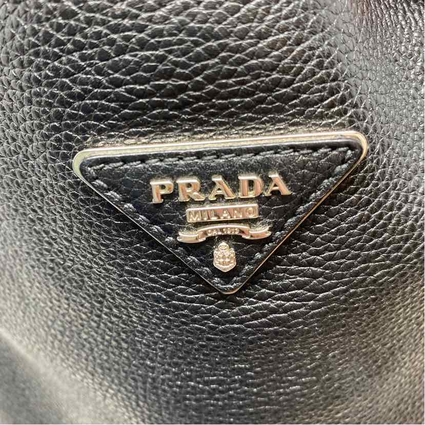 Pre-Owned Prada Black Leather Designer Handbag