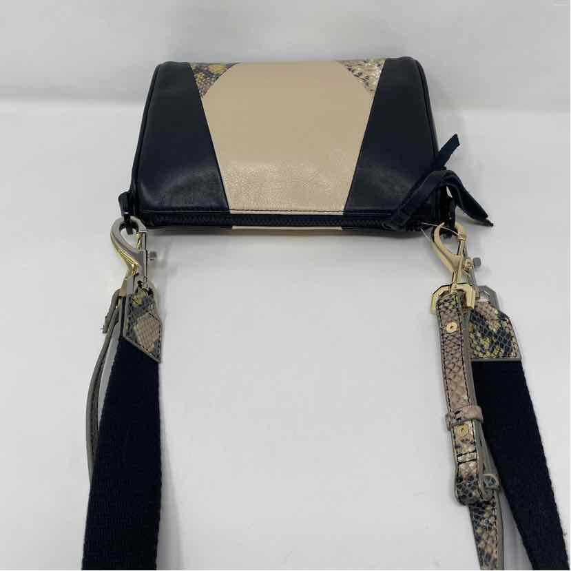 Pre-Owned Bolsa Nova Black Multi Leather Handbag