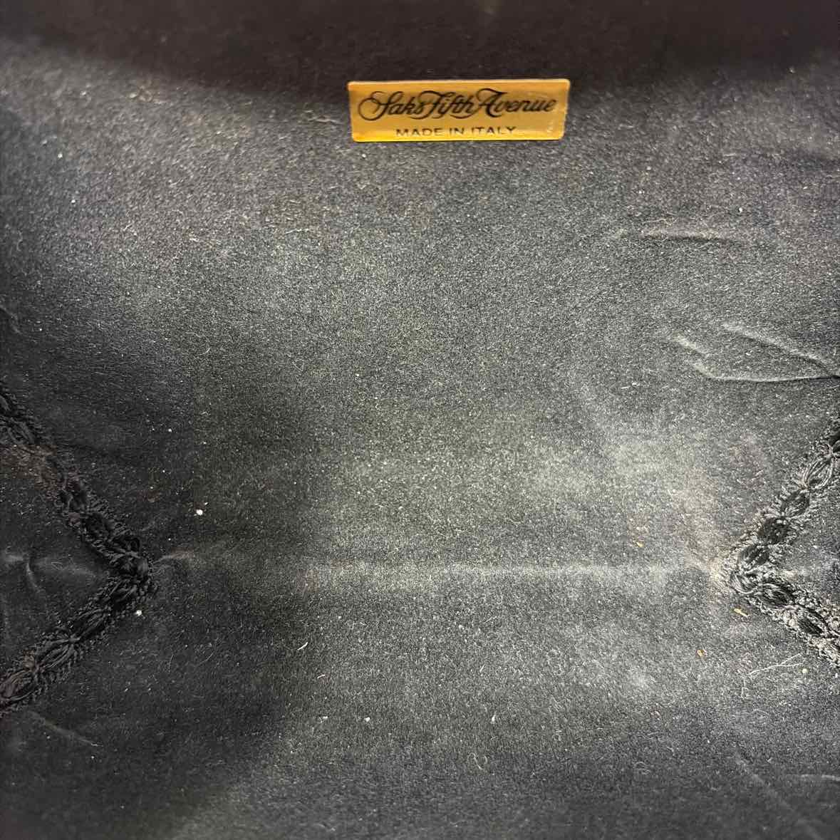 Pre-Owned Saks 5th Ave Gold Metal Handbag
