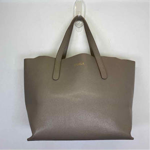 Pre-Owned Furla Taupe Leather Handbag