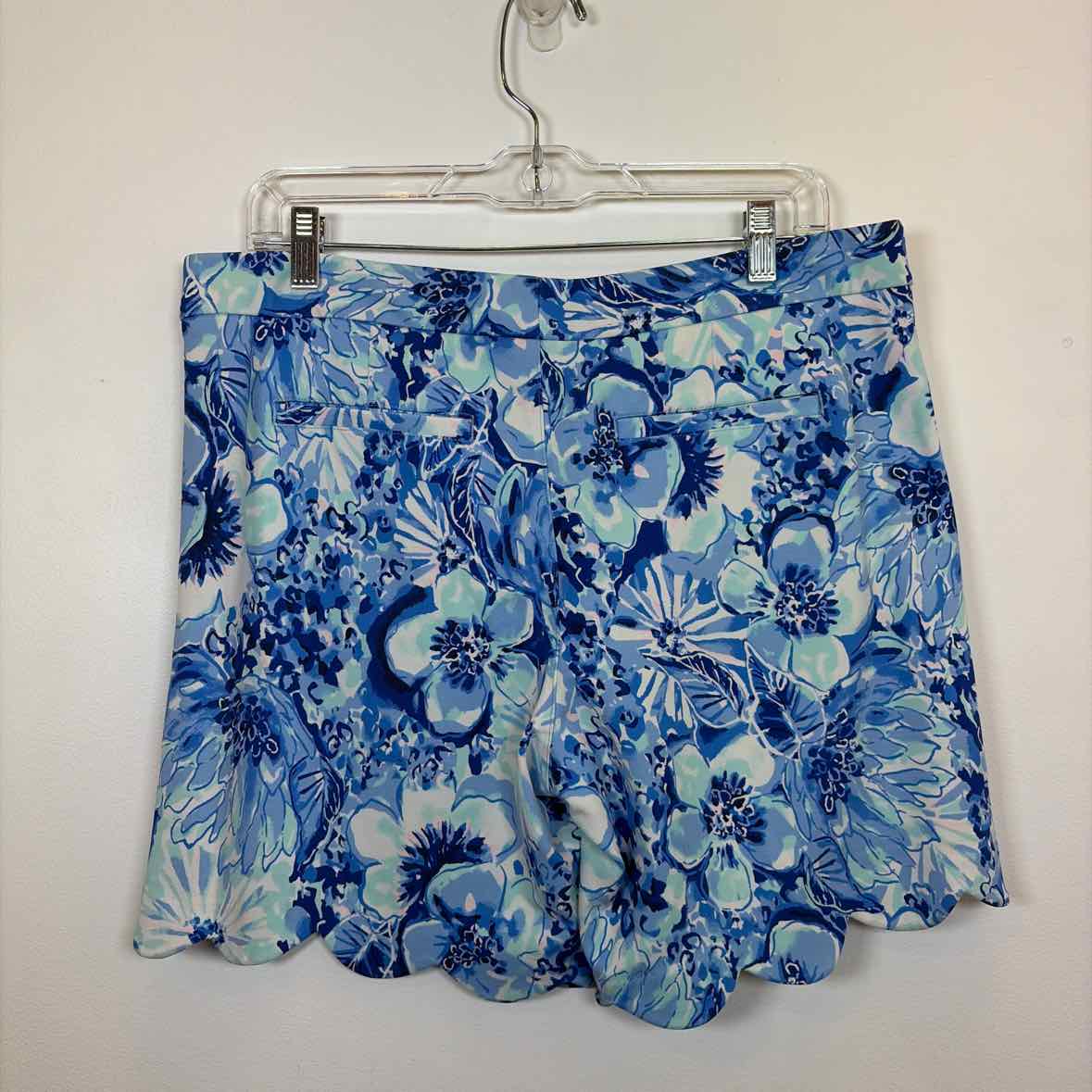 Pre-Owned Size 10 Lilly Pulitzer Blue Floral Shorts