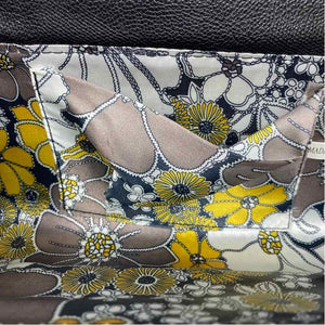 Pre-Owned Made In China Black & White Fabric Handbag