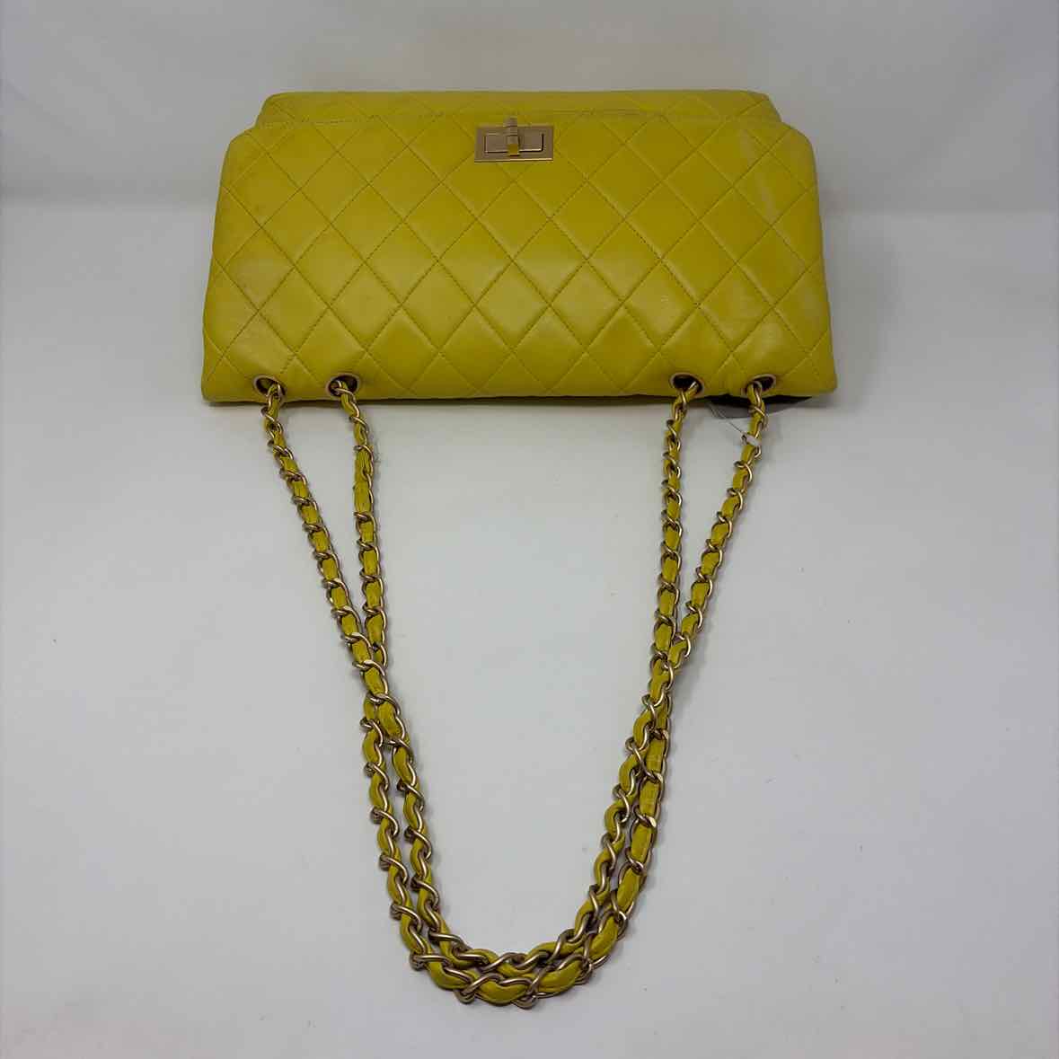 Pre-Owned Chanel Chartreuse Leather Designer Handbag