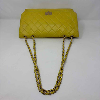 Pre-Owned Chanel Chartreuse Leather Designer Handbag