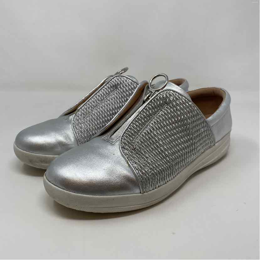 Pre-Owned Shoe Size 9 FitFlop Silver Sneaker